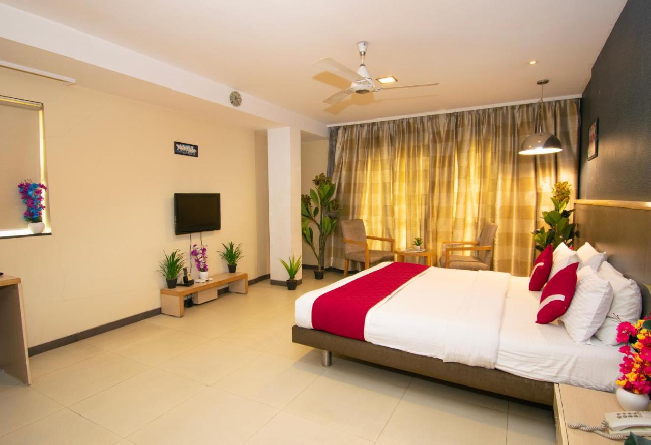 Octave Koregaon Park Pune Exterior foto