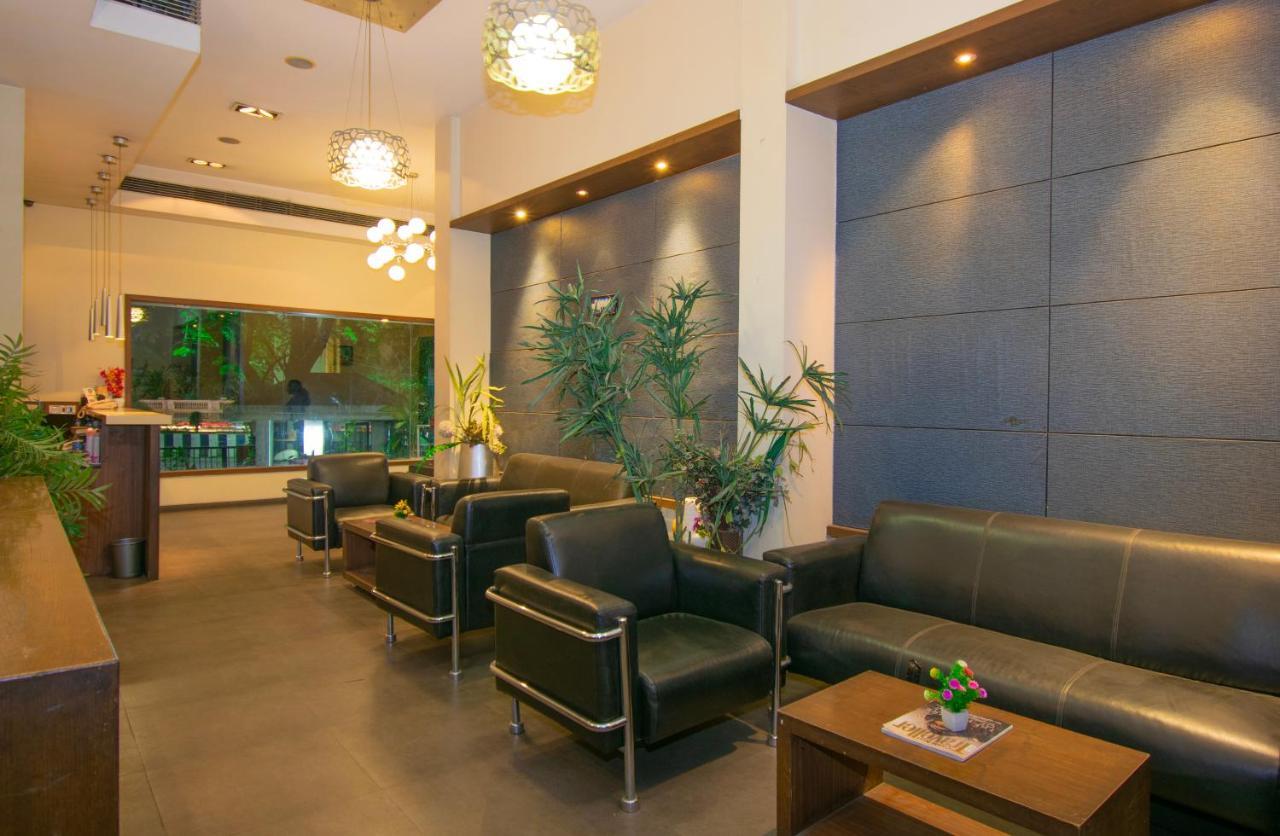 Octave Koregaon Park Pune Exterior foto