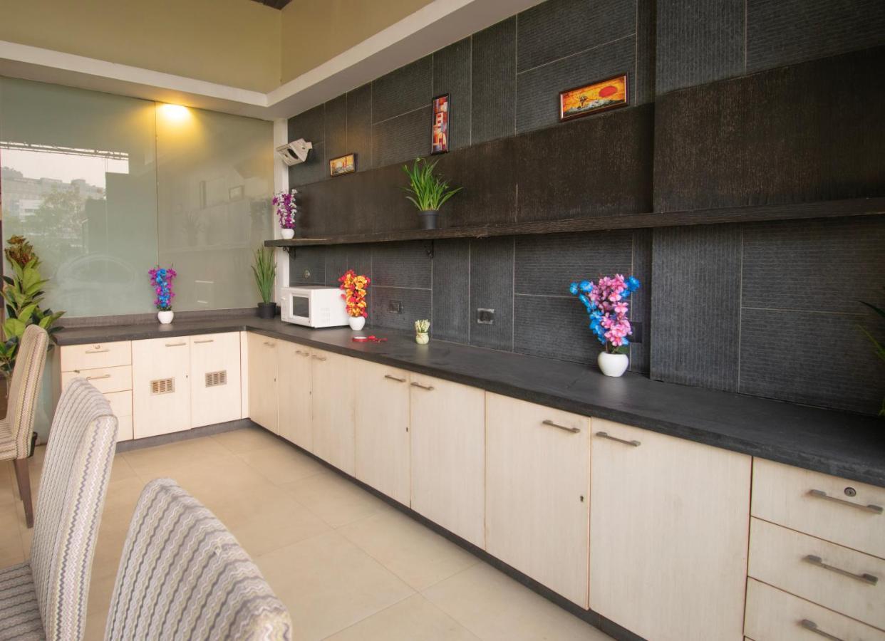 Octave Koregaon Park Pune Exterior foto